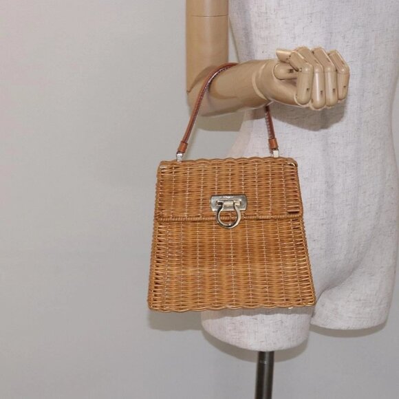 Salvatore Ferragamo Gancini Hand Bag Wicker Beige Gold Auth 132381 - Picture 14 of 16
